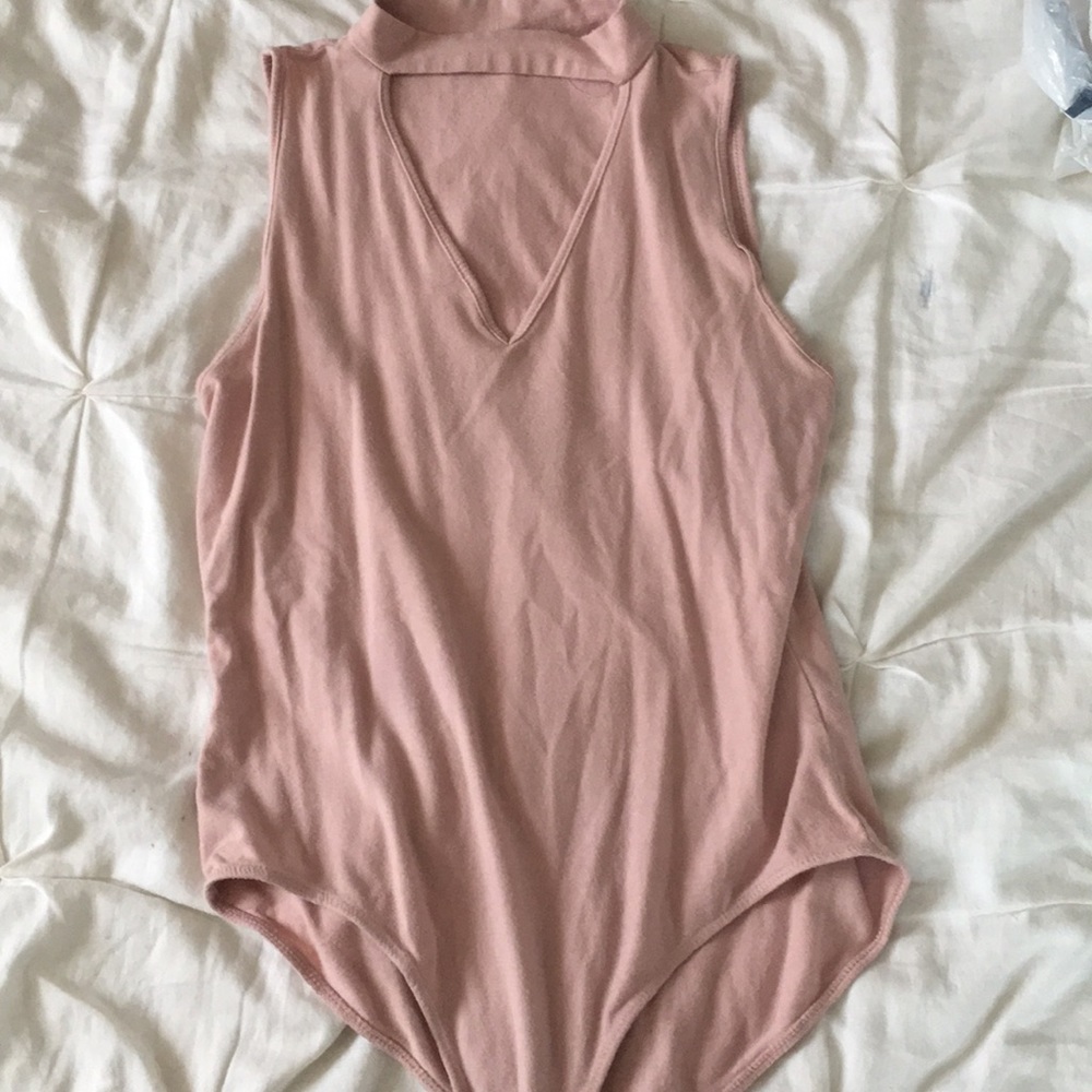 Heart and hips pink sleeveless bodysuit